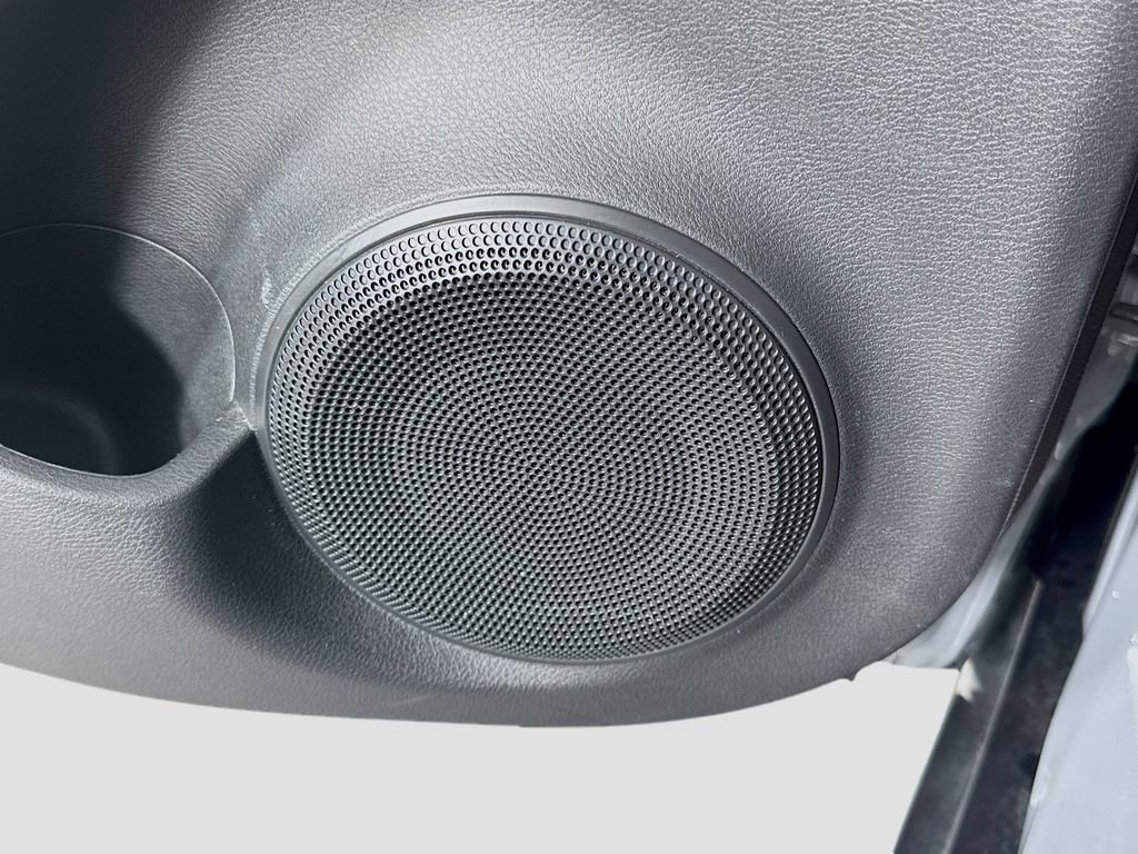 Used 2022 Nissan Kicks SR w/ Premium Package FWD image 25