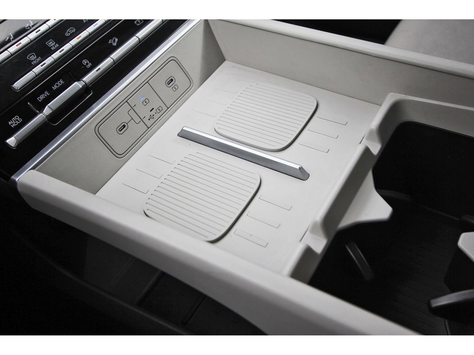 Used 2025 Hyundai Santa Fe SE image 28