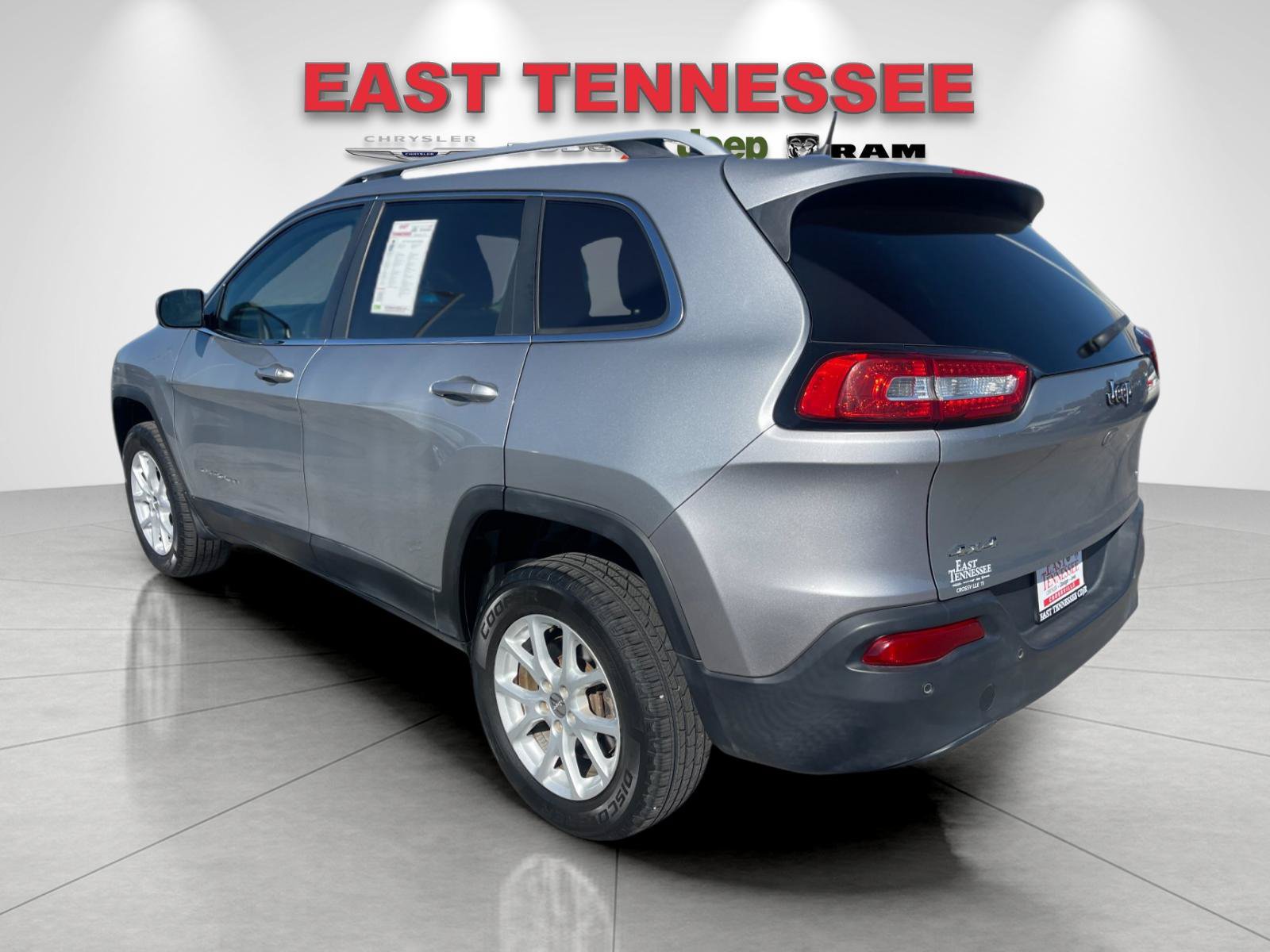 Used 2017 Jeep Cherokee Latitude w/ Safety/Convenience Group AWD/4WD image 5
