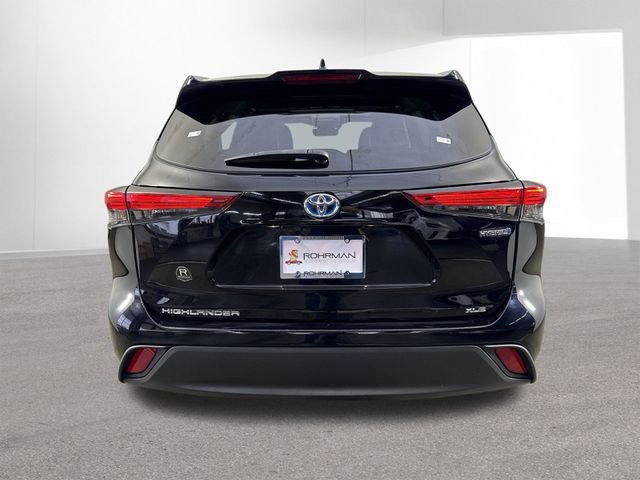 Used 2021 Toyota Highlander XLE AWD/4WD image 34