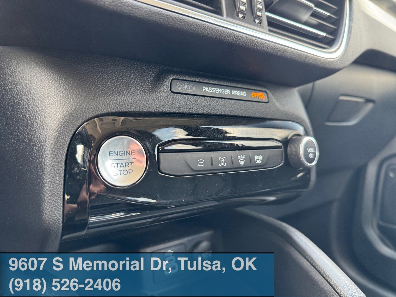 Used 2025 Ford Escape Platinum image 21