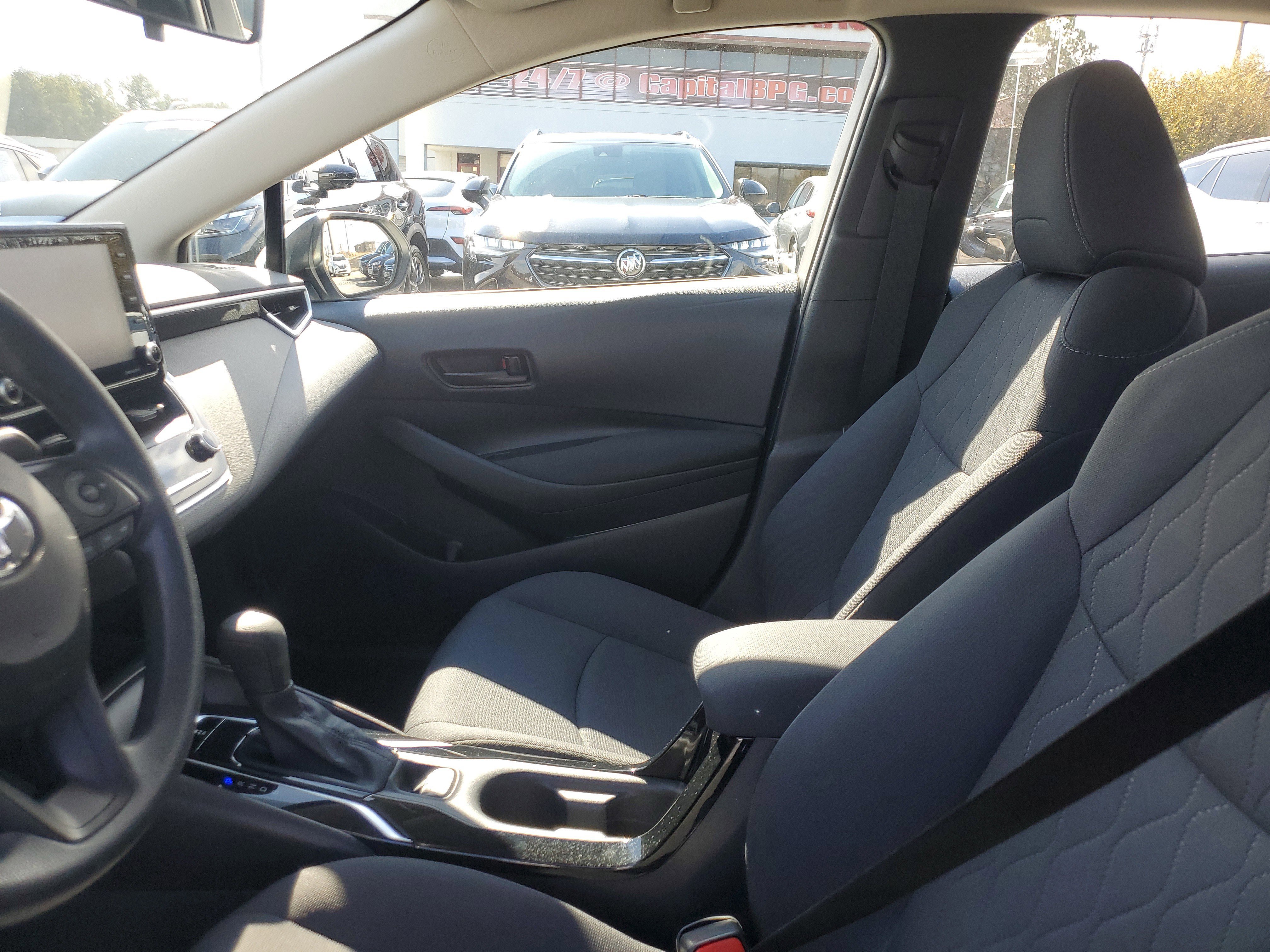 Used 2022 Toyota Corolla LE image 16