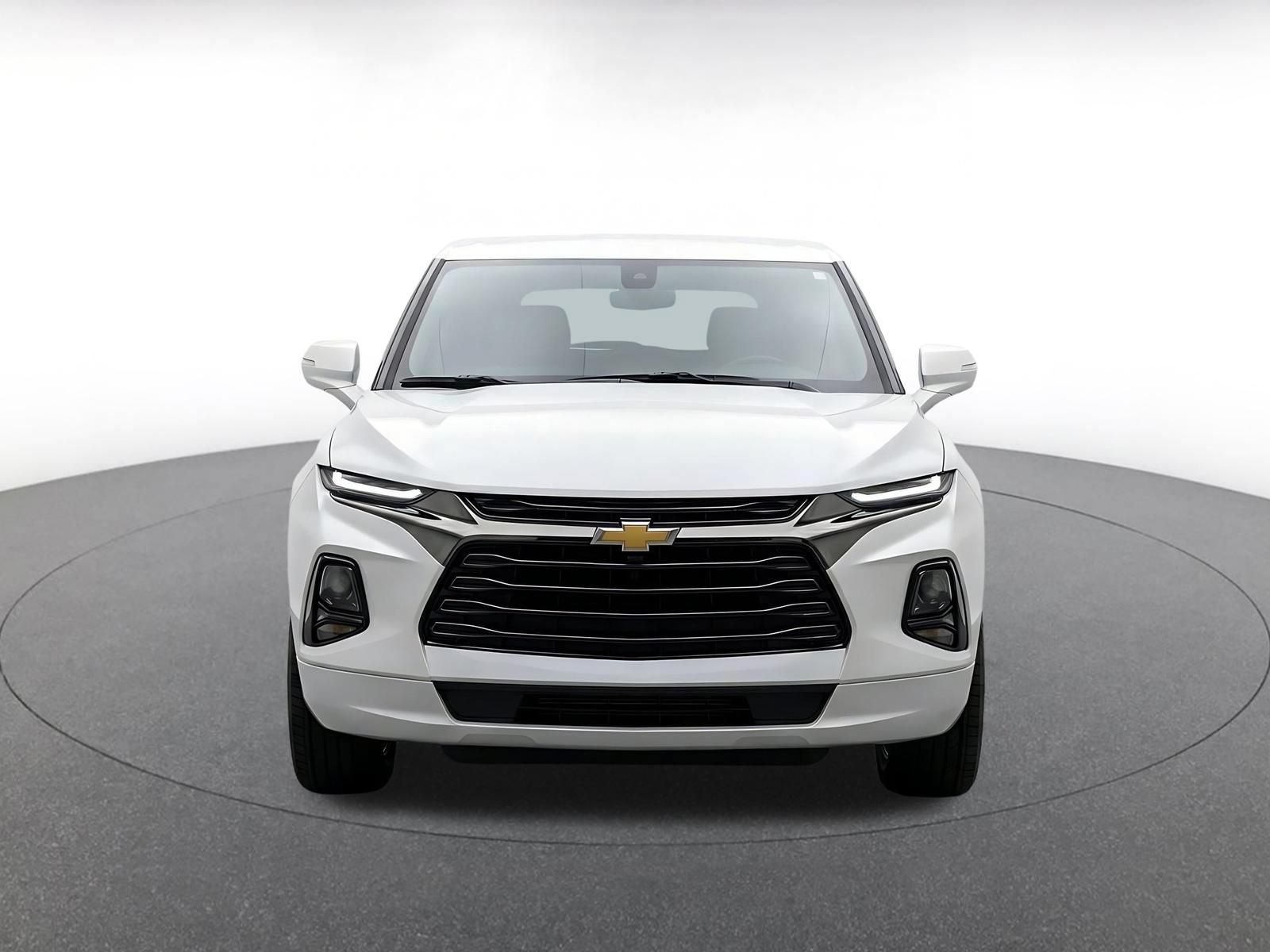Used 2026 Chevrolet Blazer LT FWD image 2