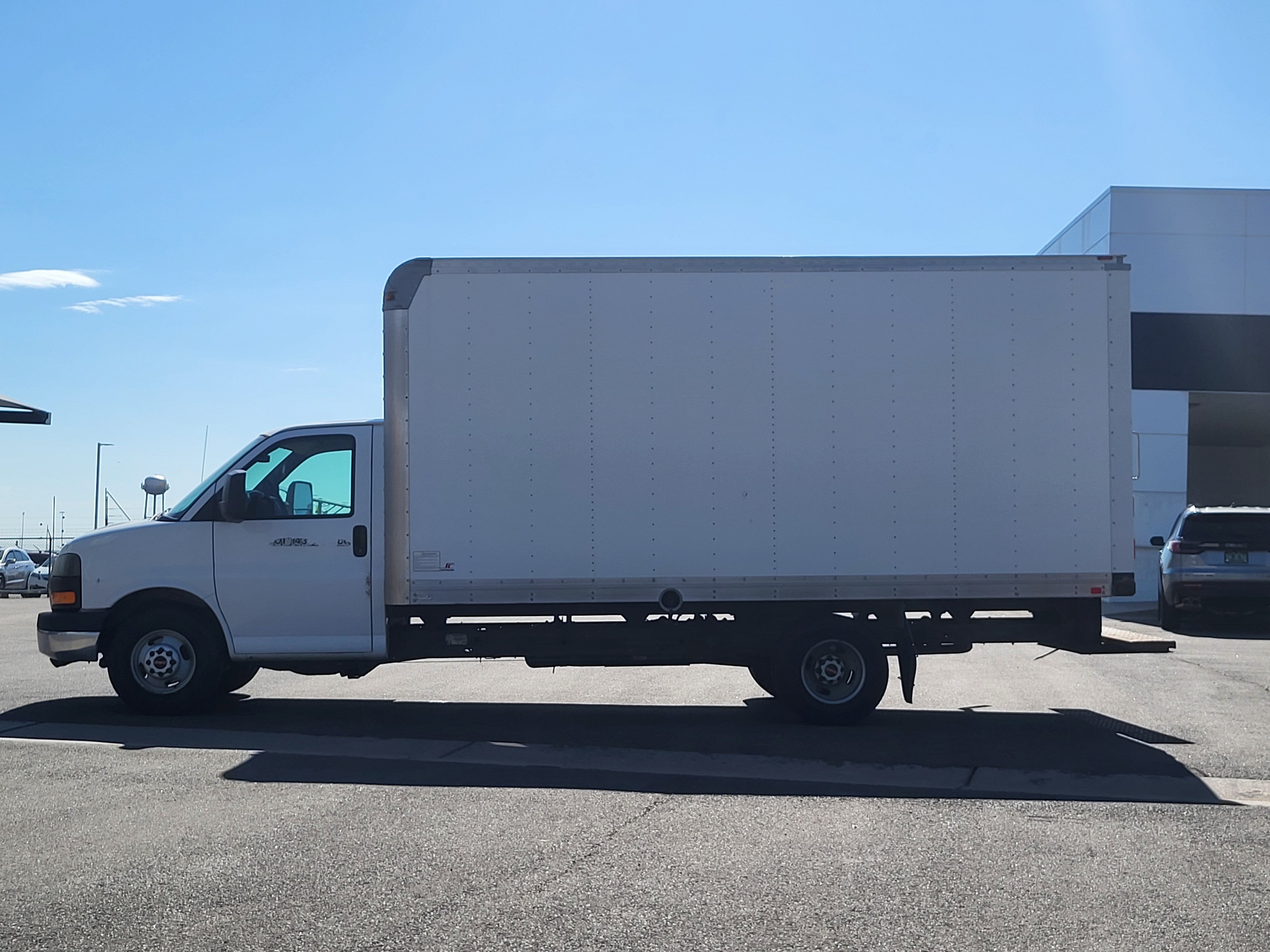Used 2014 GMC Savana 3500 RWD image 5