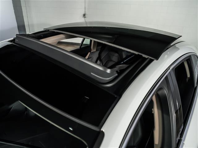 New 2026 Porsche Panamera 4S image 17