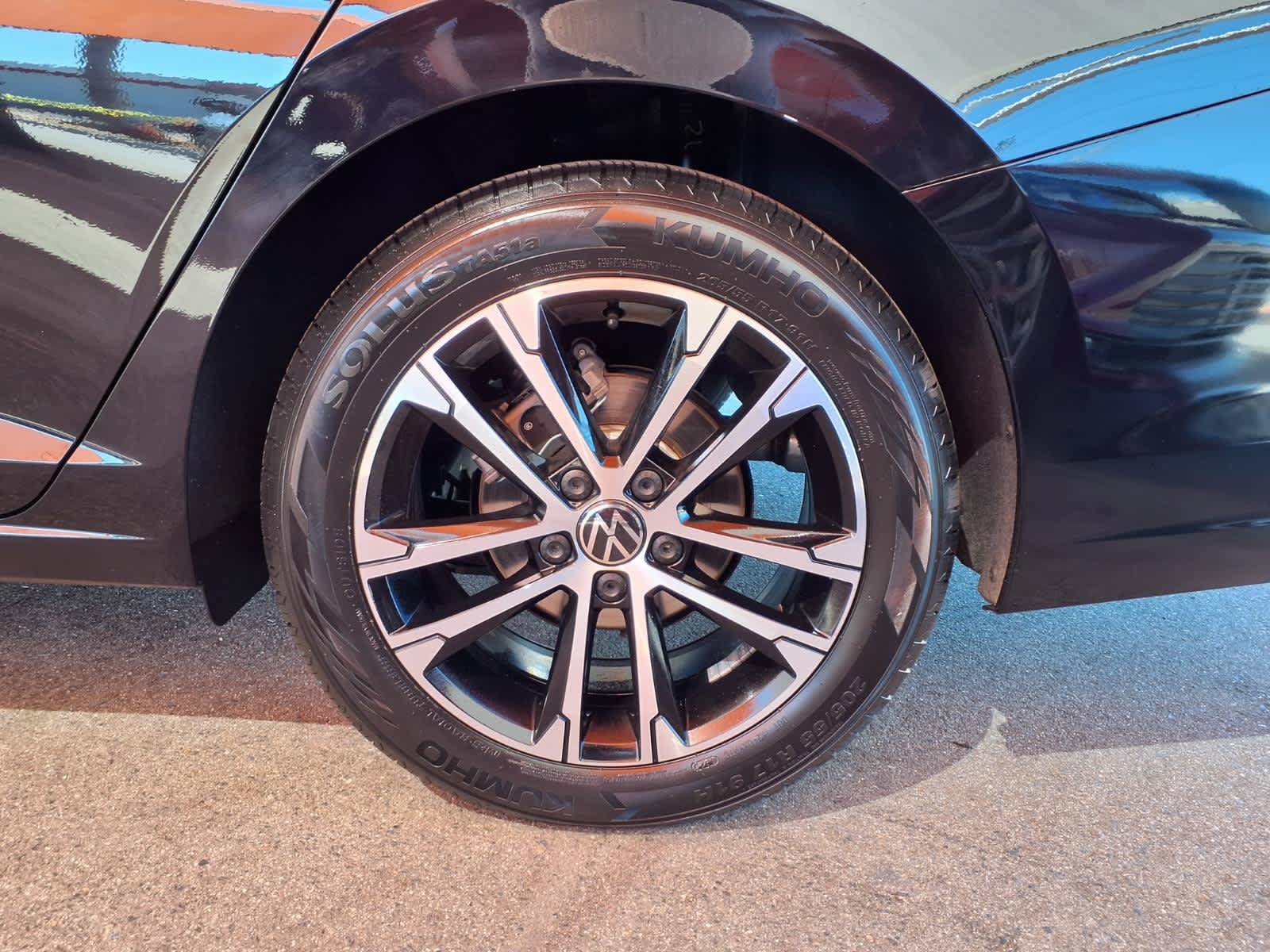 Used 2025 Volkswagen Jetta Sport FWD image 9