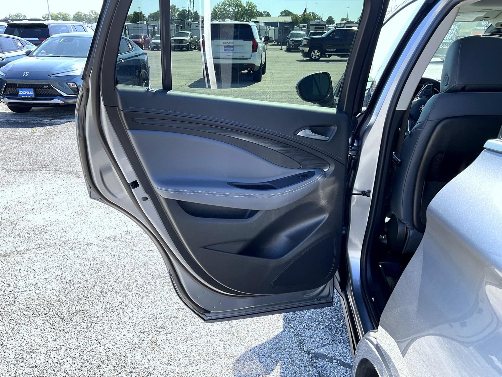 Certified 2020 Buick Envision Premium w/ Driver Confidence Package AWD/4WD image 20