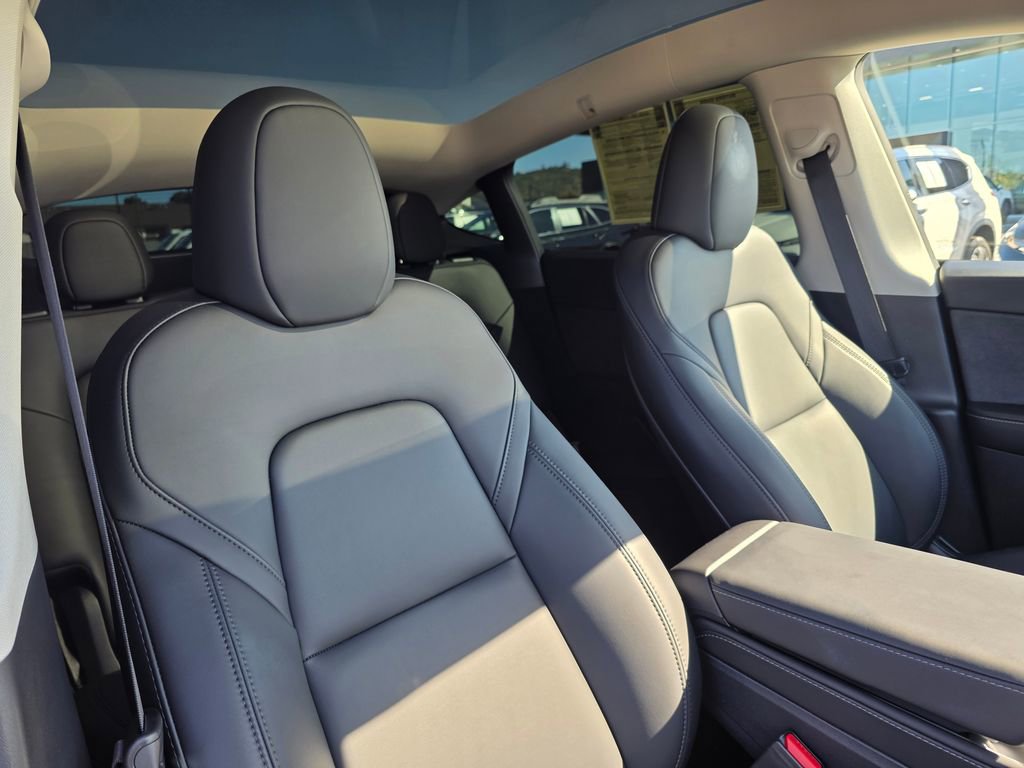 Used 2025 Tesla Model Y Performance image 11