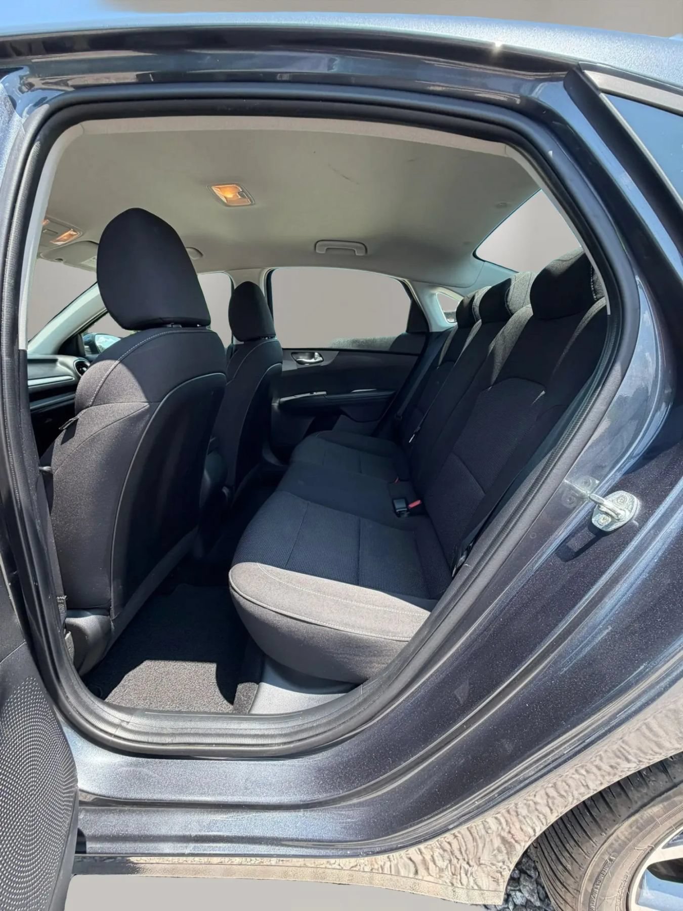 Used 2020 Kia Forte LXS FWD image 11