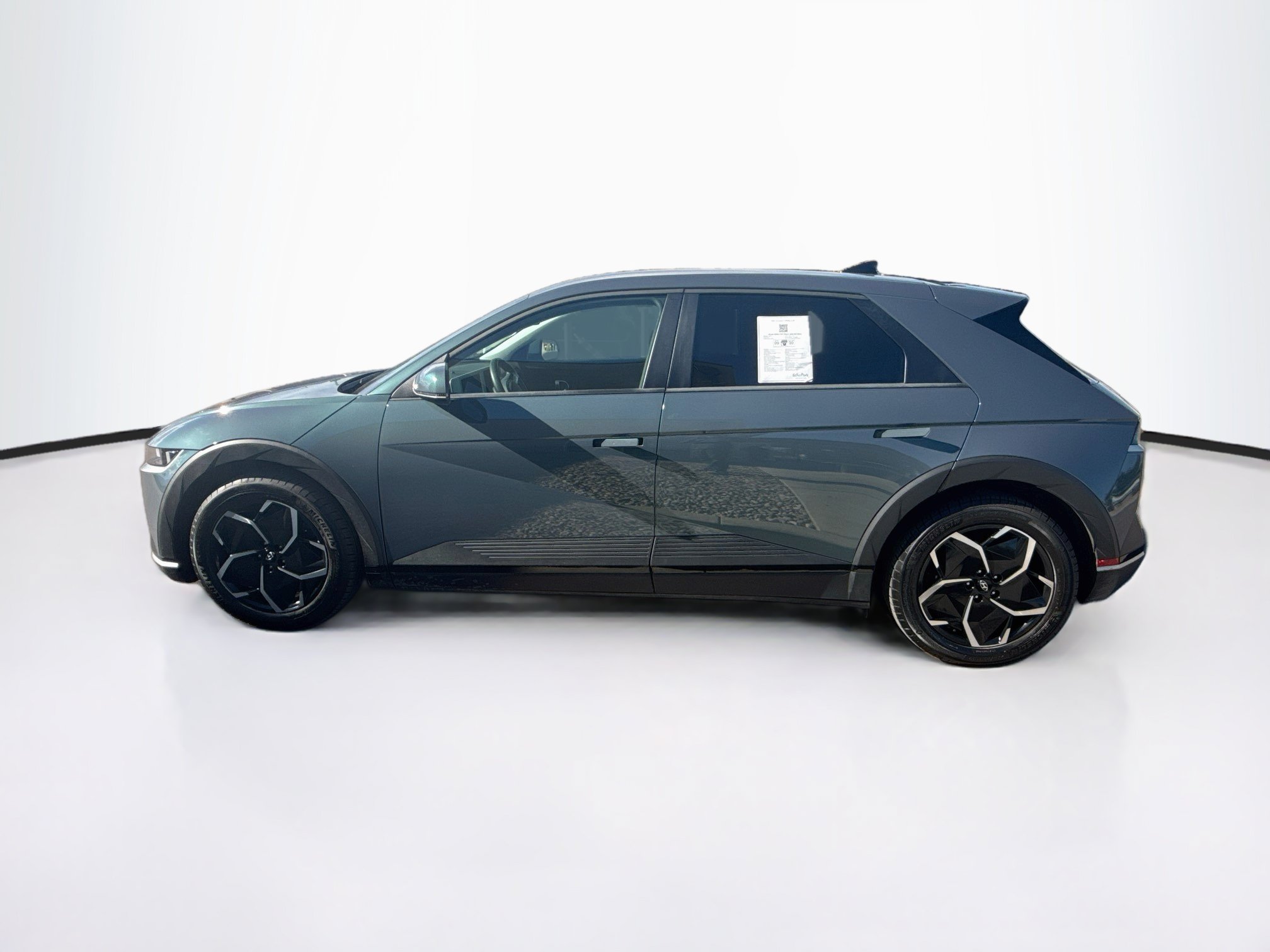 Used 2024 Hyundai Ioniq 5 SE AWD/4WD image 4