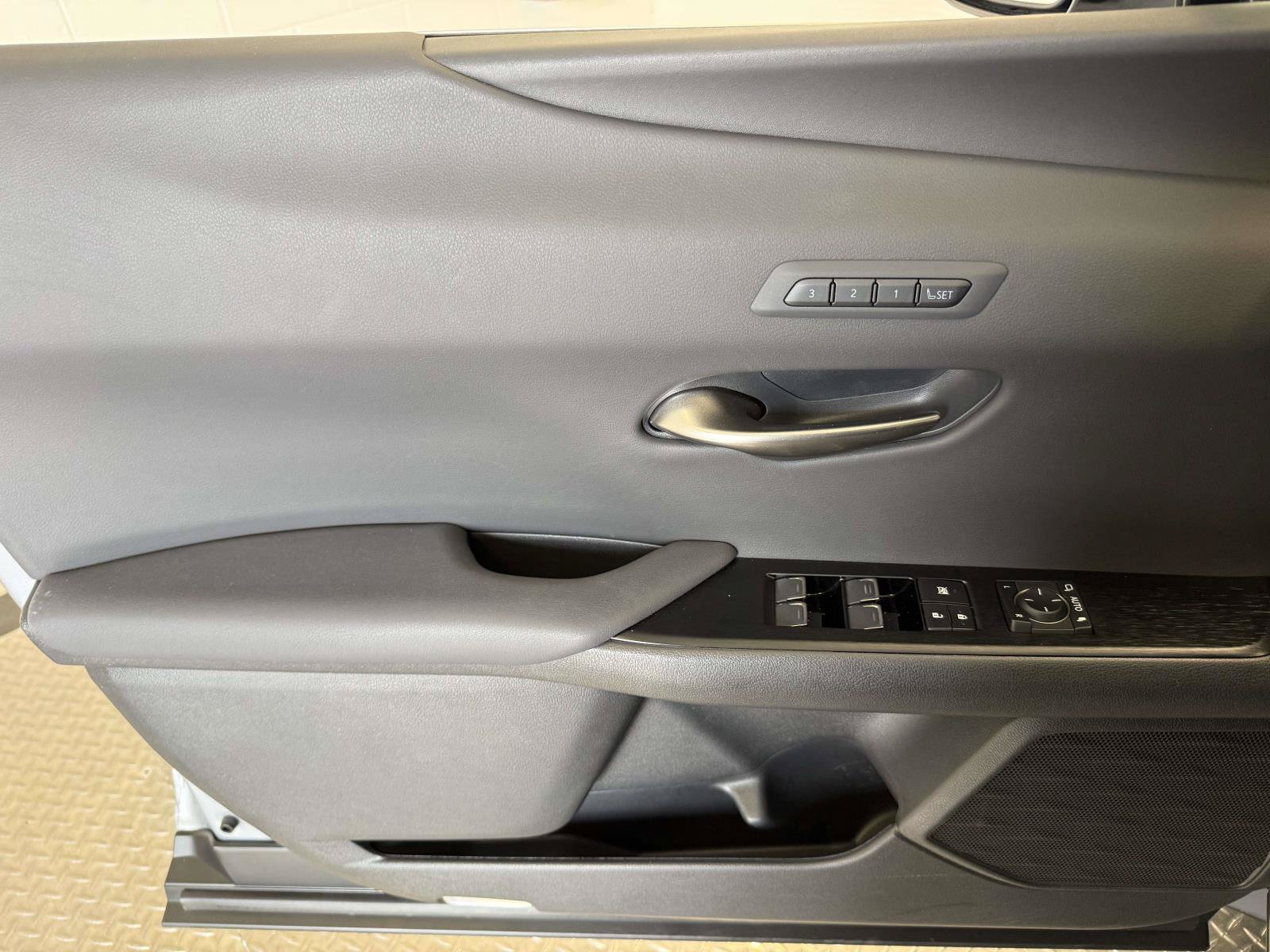 Used 2023 Lexus UX 250h F Sport AWD/4WD image 20