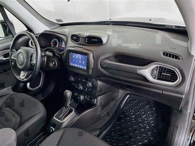 Used 2020 Jeep Renegade Latitude w/ Cold Weather Group AWD/4WD image 30