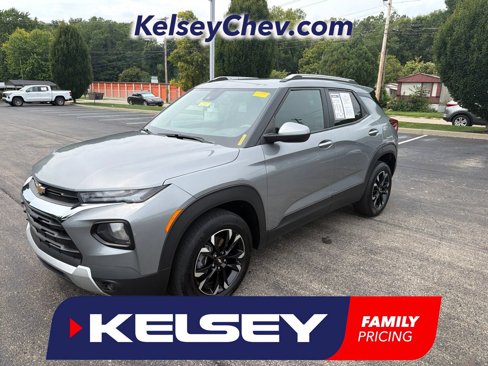 Used 2023 Chevrolet TrailBlazer LT w/ Convenience Package AWD/4WD image 1