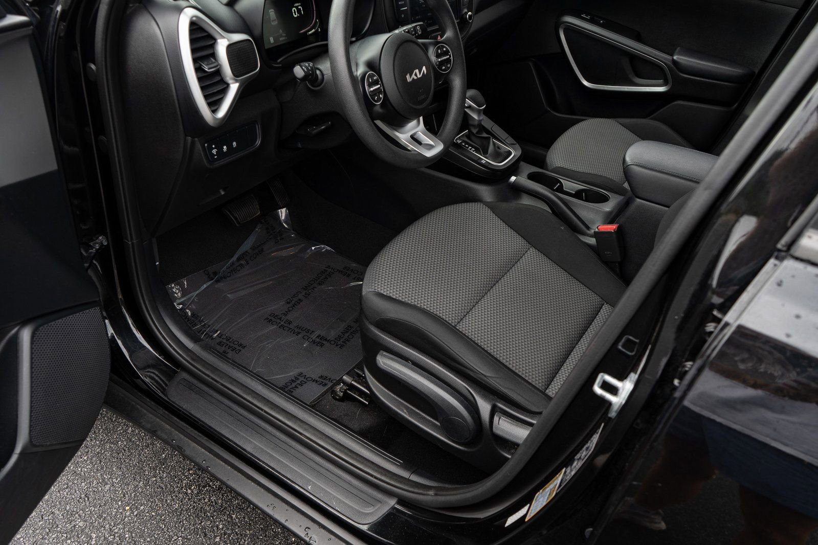 Used 2023 Kia Soul LX w/ Option Group 015 image 17