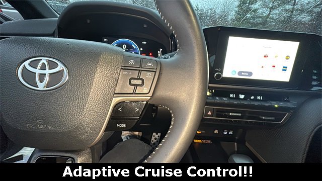 Used 2025 Toyota Camry SE image 5