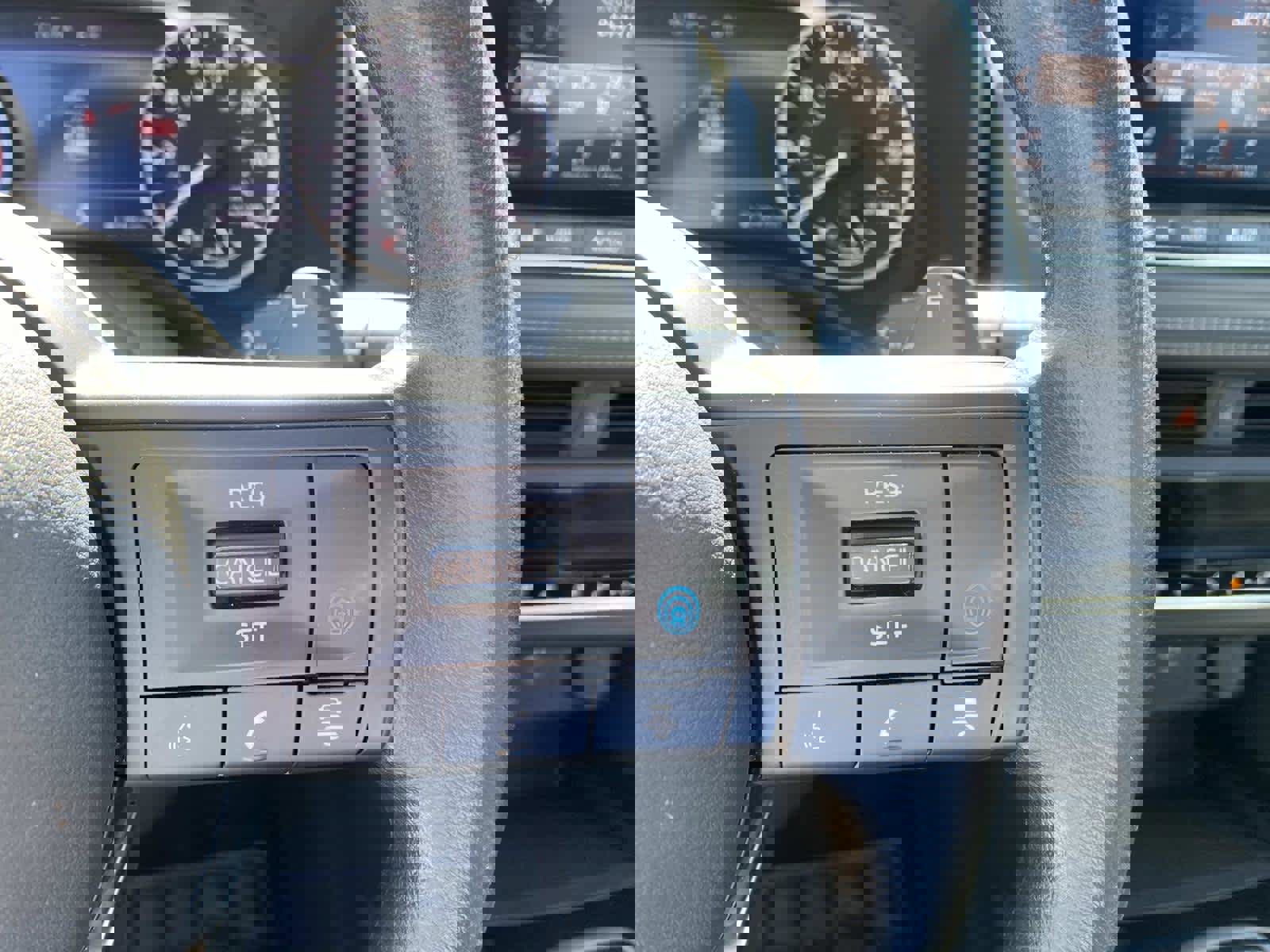 Used 2024 Nissan Rogue SV image 18