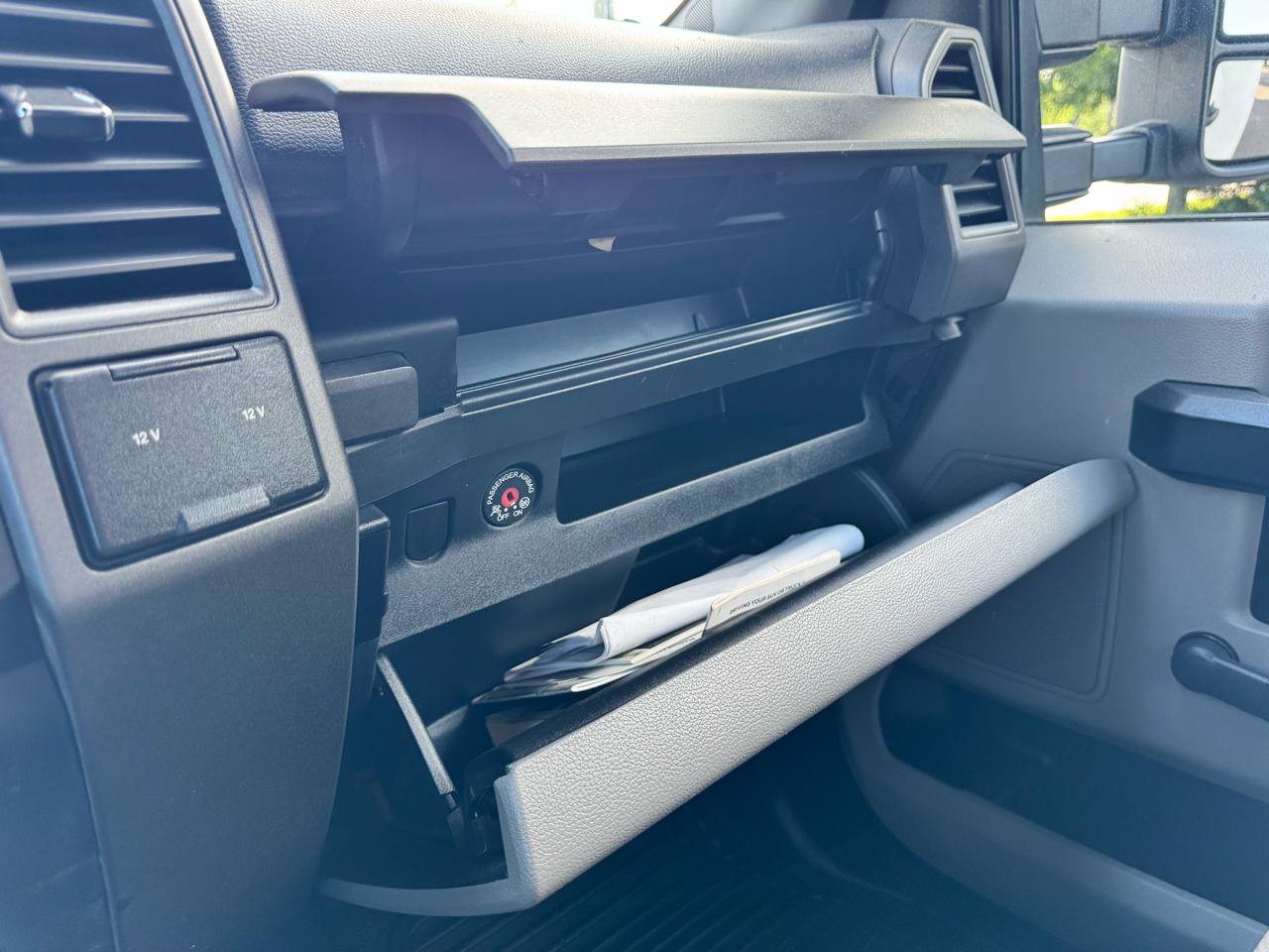 Used 2019 Ford F550 2WD Regular Cab Super Duty image 32