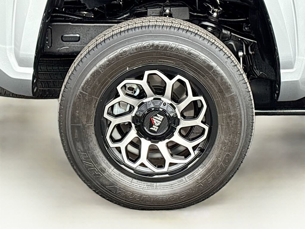 Used 2025 Toyota Tacoma SR5 image 32