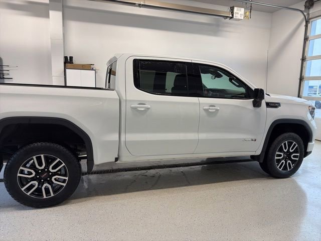 Used 2025 GMC Sierra 1500 AT4 w/ AT4 Premium Package AWD/4WD image 11
