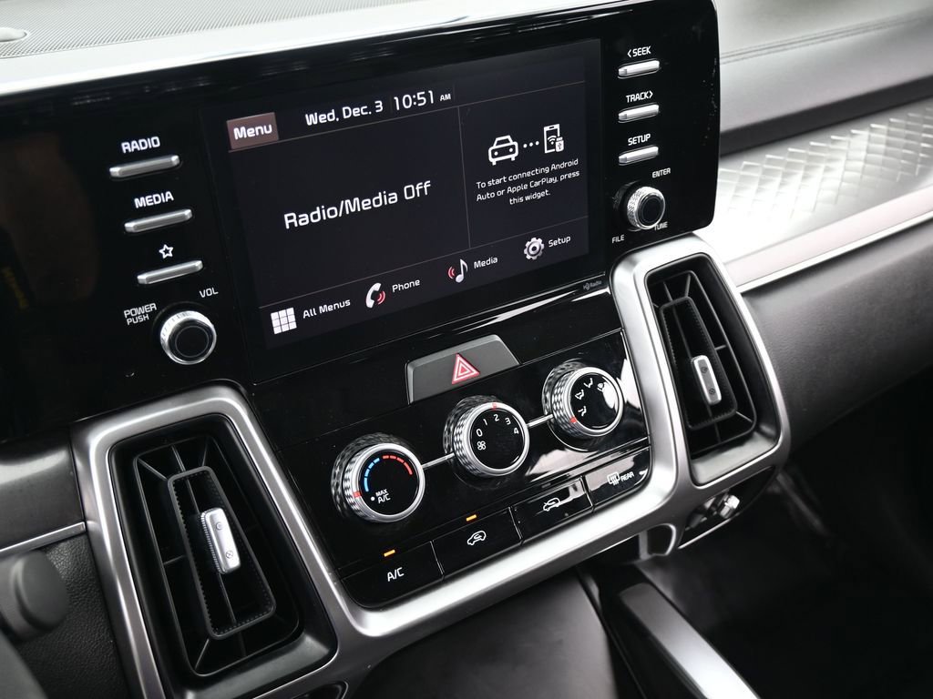 Used 2023 Kia Sorento LX image 20