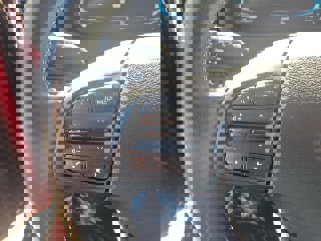 Used 2024 Hyundai Venue SEL image 7