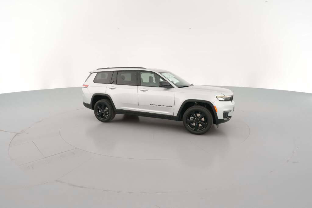 New 2025 Jeep Grand Cherokee L Limited w/ Black Appearance Package image 15
