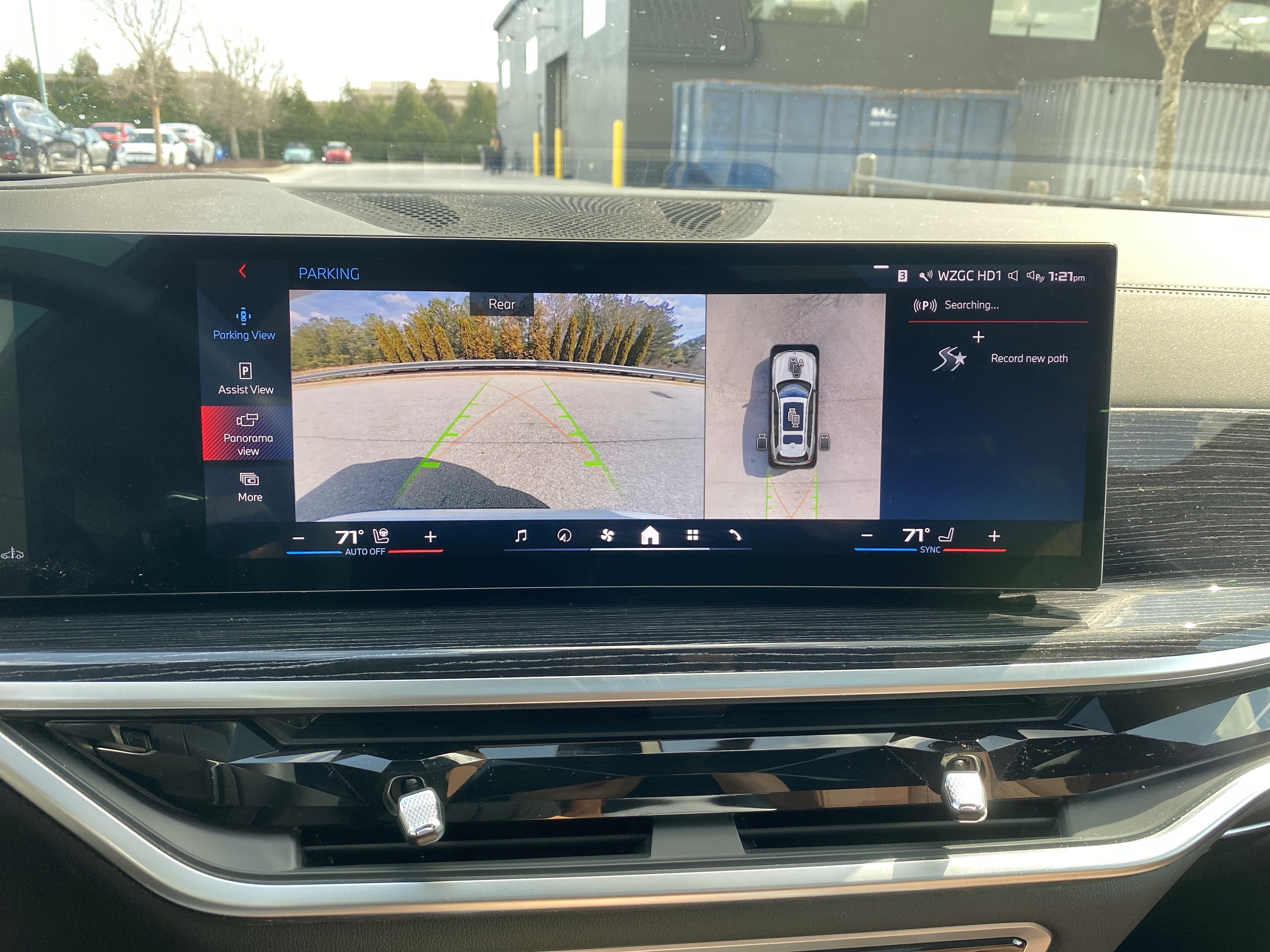 Used 2024 BMW X7 M60i w/ Executive Package image 38