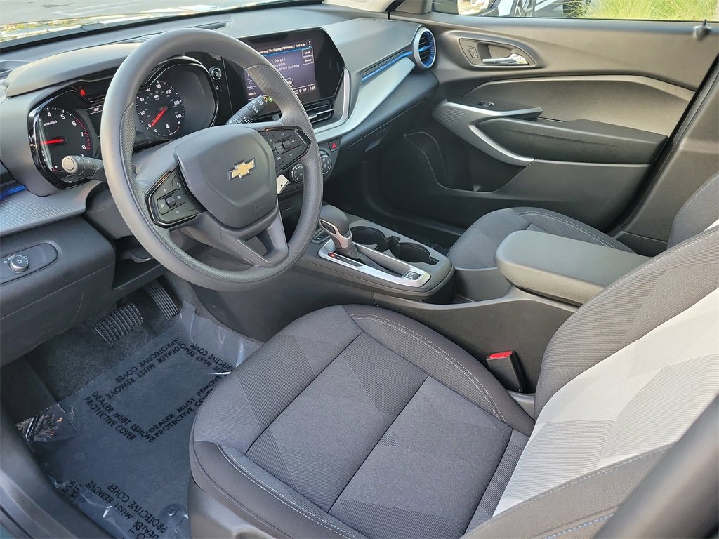 Used 2026 Chevrolet Trax LS image 14