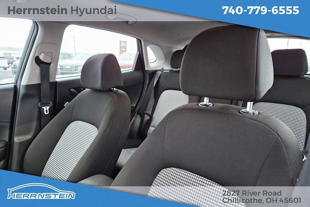Used 2023 Hyundai Kona SE w/ Cargo Package image 21