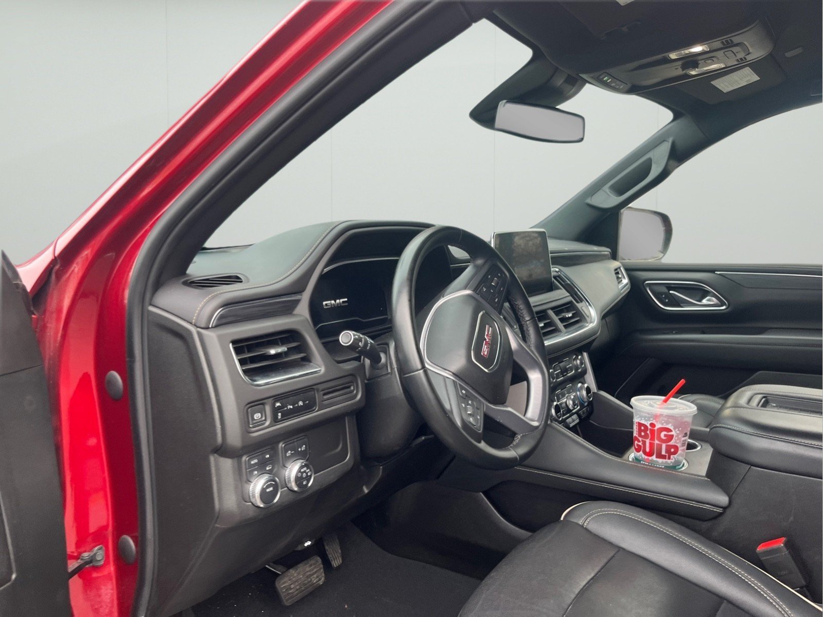 Used 2023 GMC Yukon SLT AWD/4WD image 8