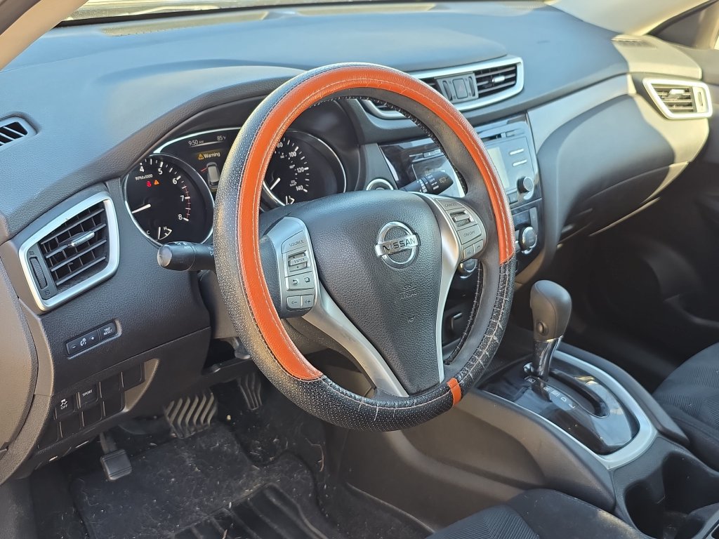 Used 2014 Nissan Rogue SV FWD image 21
