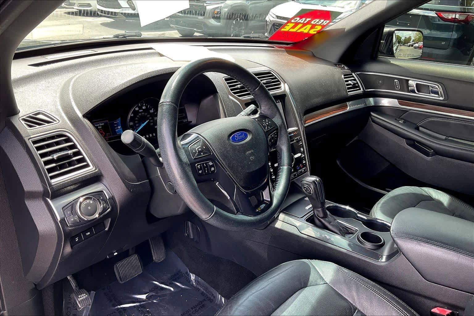 Used 2018 Ford Explorer Limited w/ Ford Safe & Smart Package image 14