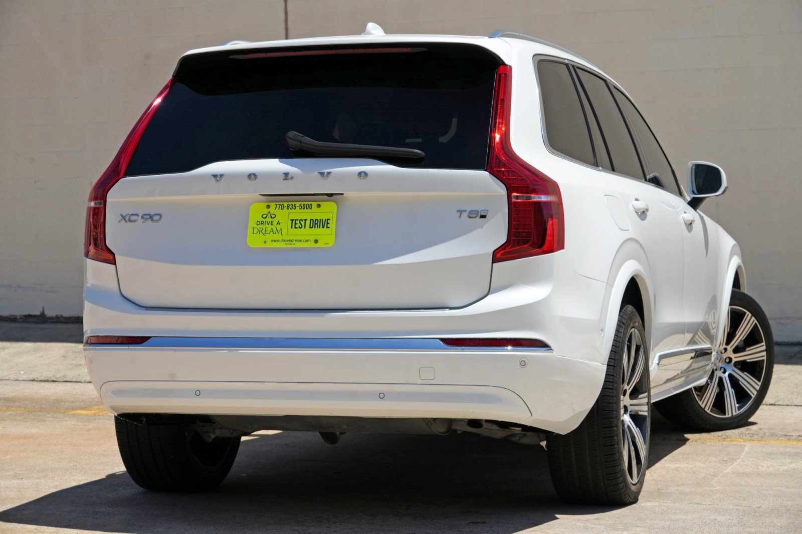 Used 2025 Volvo XC90 T8 Ultra w/ Protection Package Premier AWD/4WD image 5