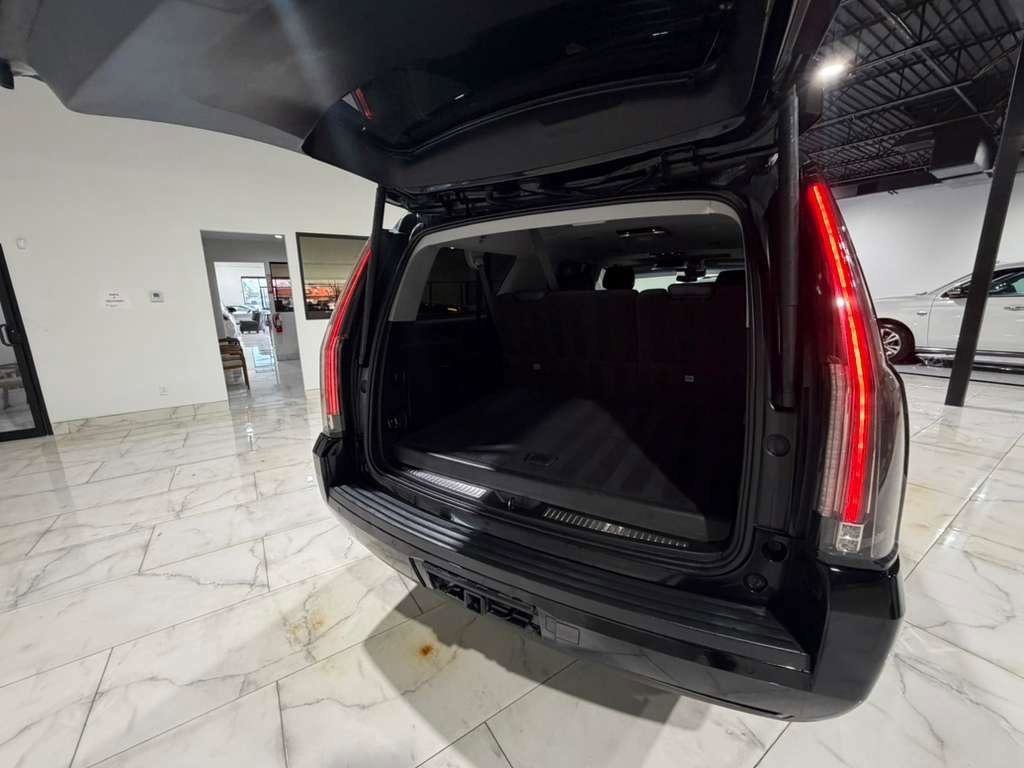 Used 2018 Cadillac Escalade ESV Premium Luxury image 8