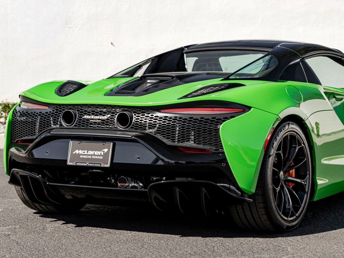 Used 2026 McLaren Artura Spider RWD image 9