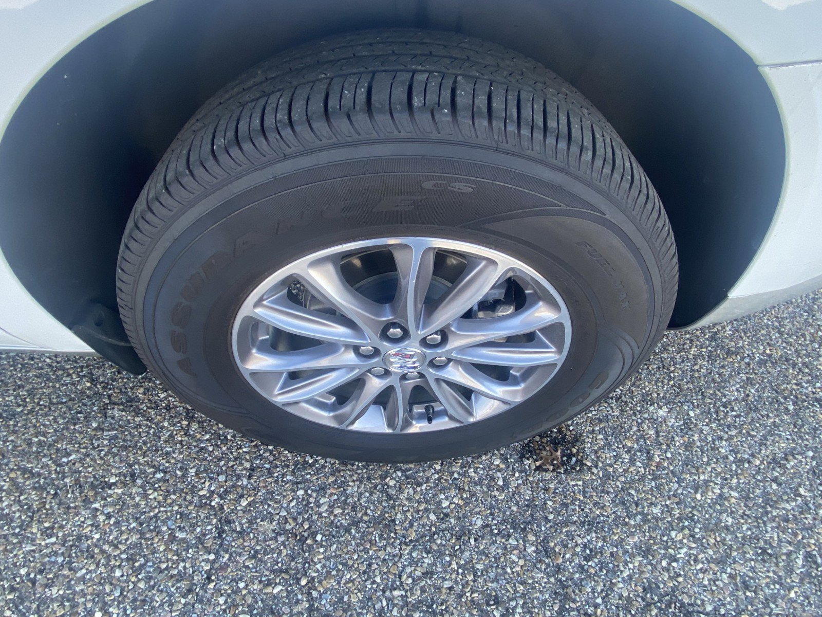 Used 2024 Buick Enclave Premium AWD/4WD image 10