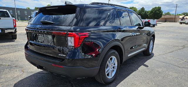 Certified 2025 Ford Explorer Active AWD/4WD image 4