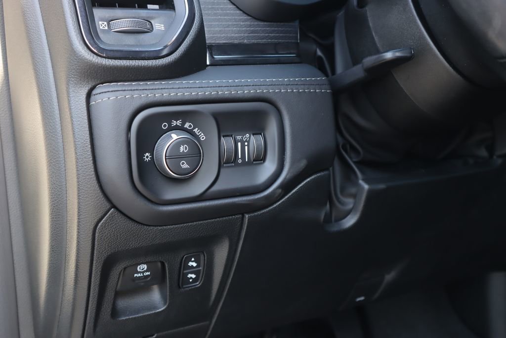 Used 2022 RAM 1500 Limited image 12