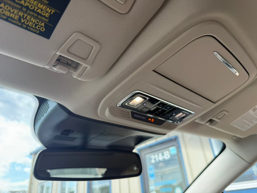 Used 2020 Lincoln Corsair AWD w/ Premium Package image 17