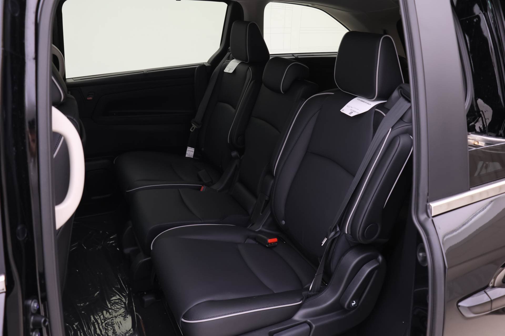 New 2026 Honda Odyssey Touring image 9