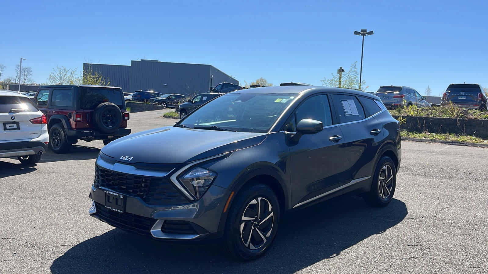 Used 2023 Kia Sportage LX AWD/4WD image 3