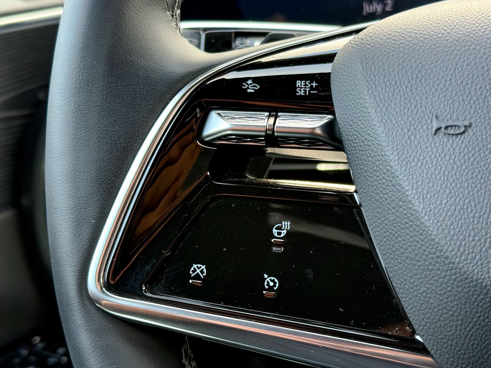 Certified 2024 Cadillac Lyriq Luxury AWD/4WD image 27