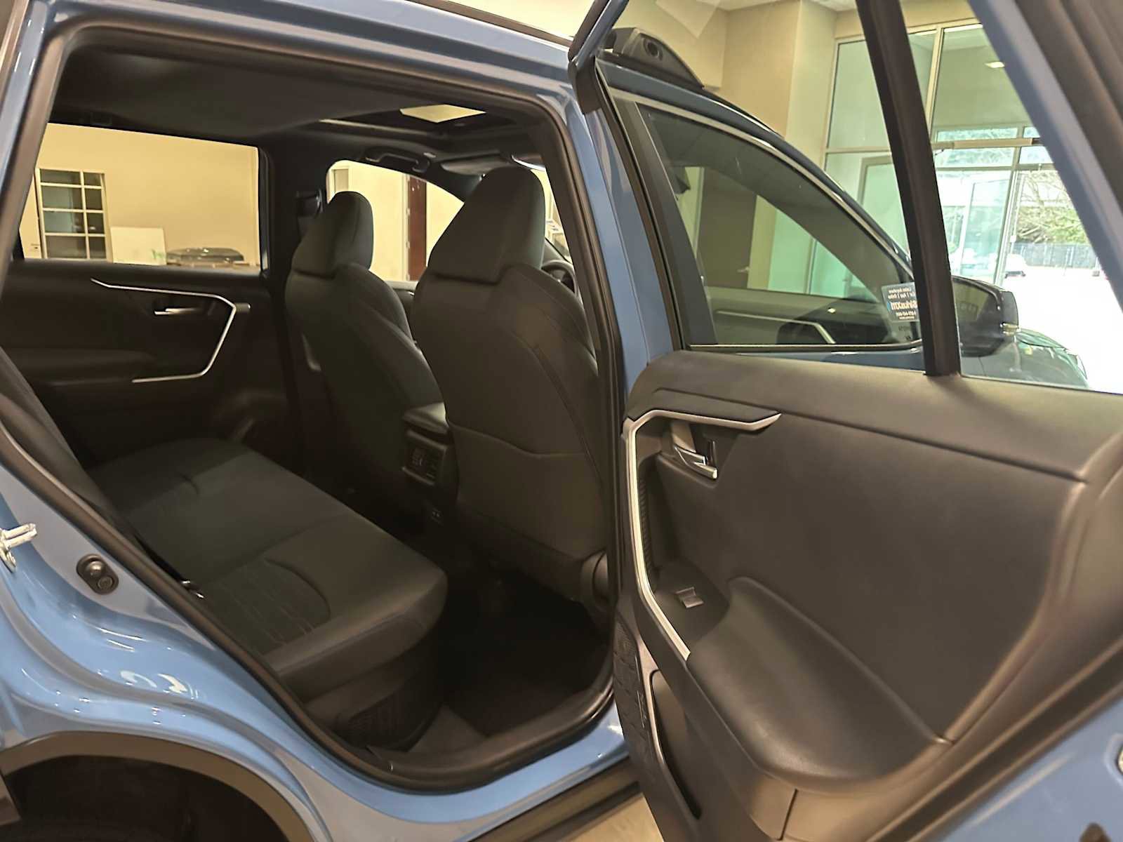Certified 2023 Toyota RAV4 SE w/ Convenience Package image 27