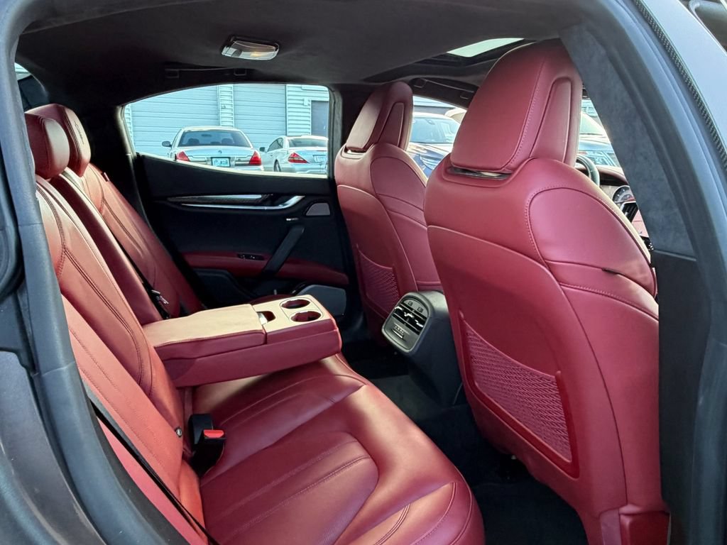 Used 2022 Maserati Ghibli Modena RWD image 14