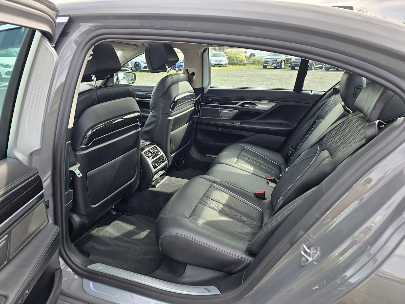 Used 2020 BMW 745e xDrive image 18