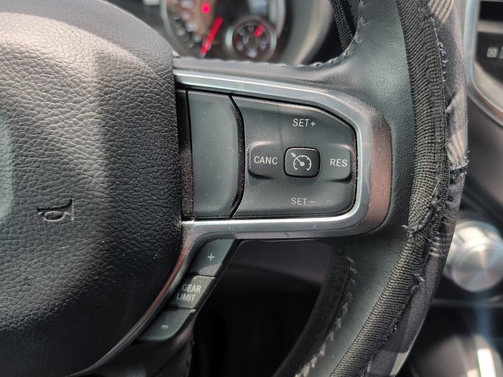 Used 2022 RAM 1500 Laramie AWD/4WD image 9