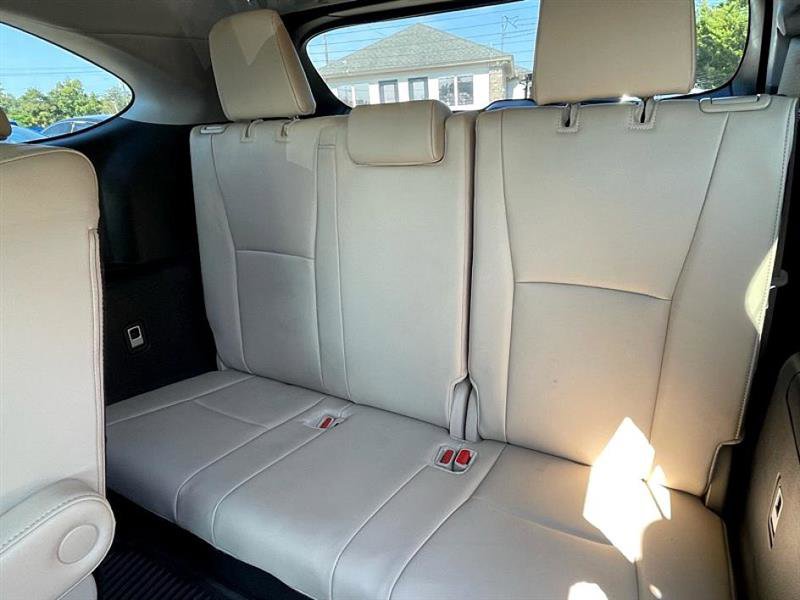 Used 2024 Toyota Highlander LE image 15