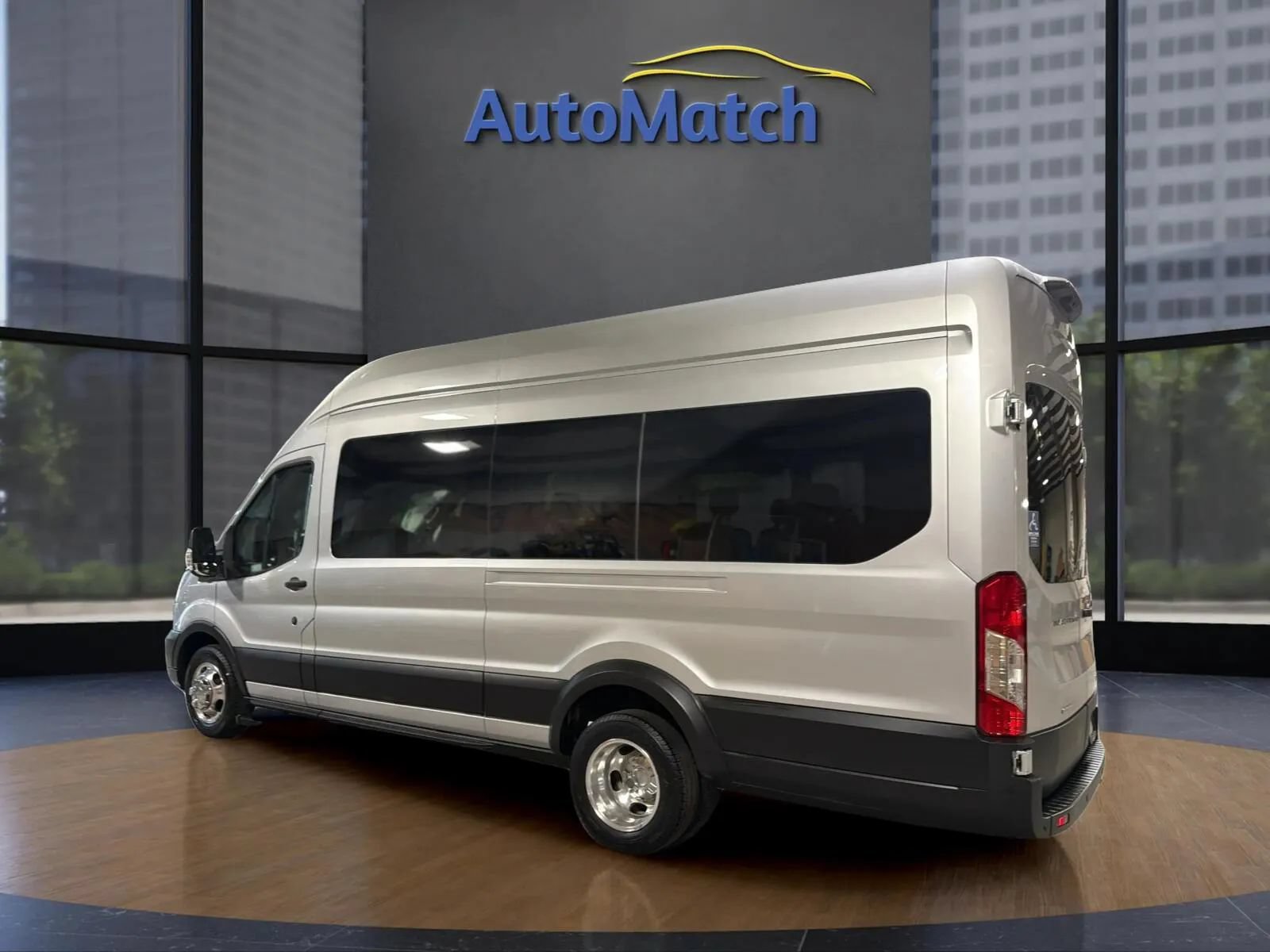 Used 2023 Ford Transit 350 XLT RWD image 8