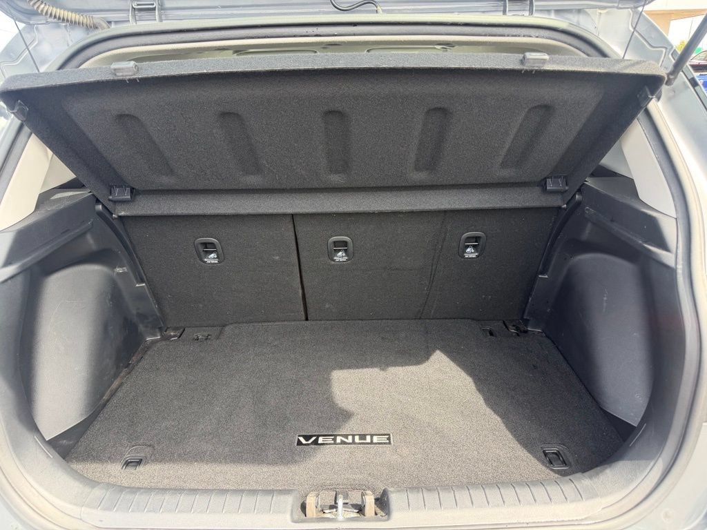 Used 2024 Hyundai Venue SEL FWD image 17