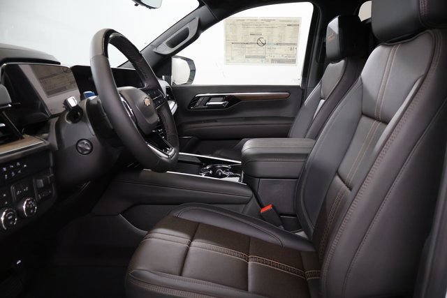 New 2026 Chevrolet Suburban High Country AWD/4WD image 14